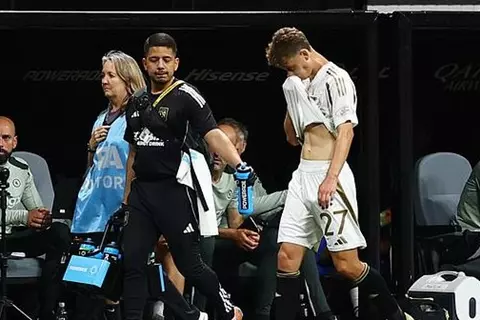 بسبب ارتجاج في المخ.. تبديل احترازي لنجم لوس أنجلوس أمام تشيلسي